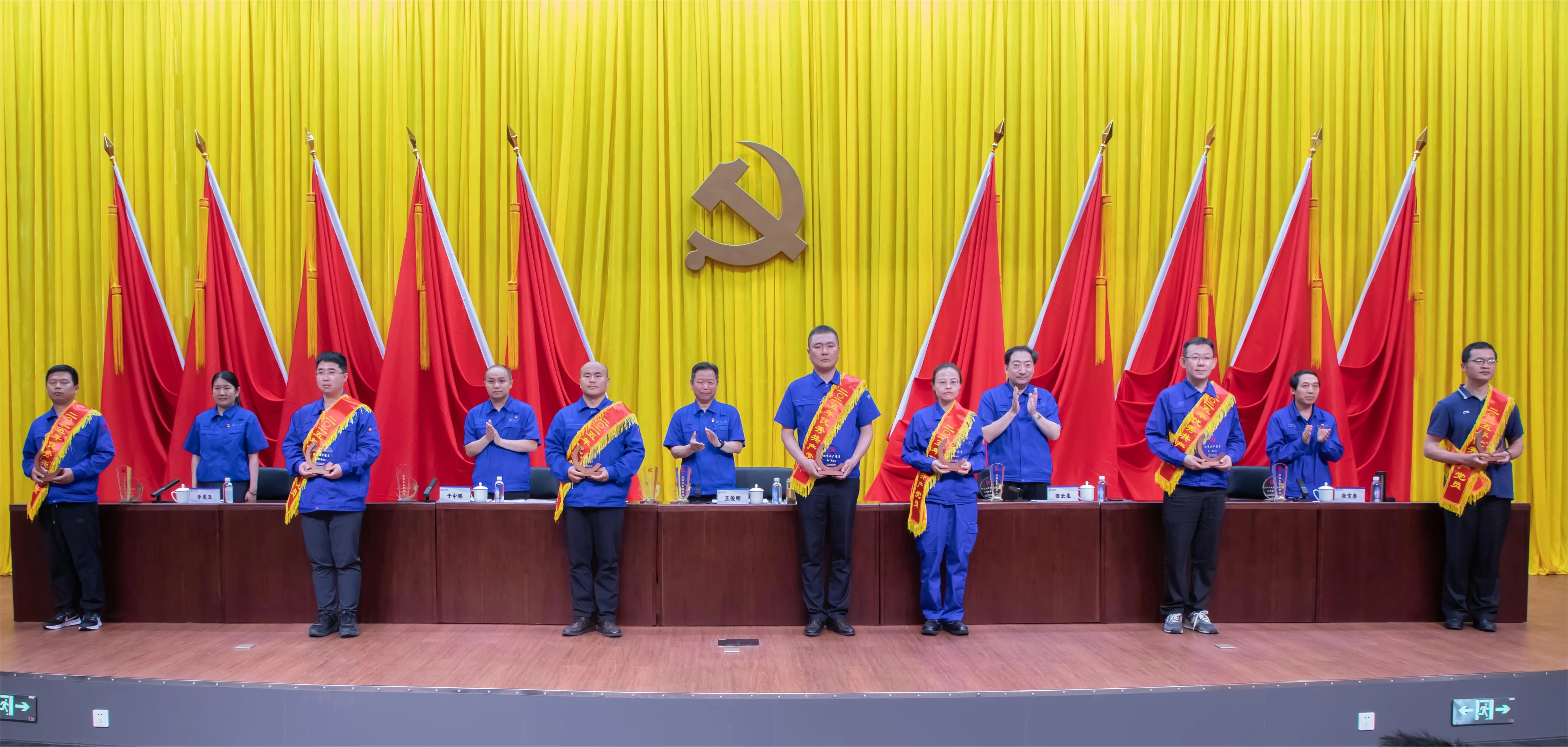 8feb6f484db5867a71df86fa0d5c67e6.jpg 8feb6f484db5867a71df86fa0d5c67e6.jpg